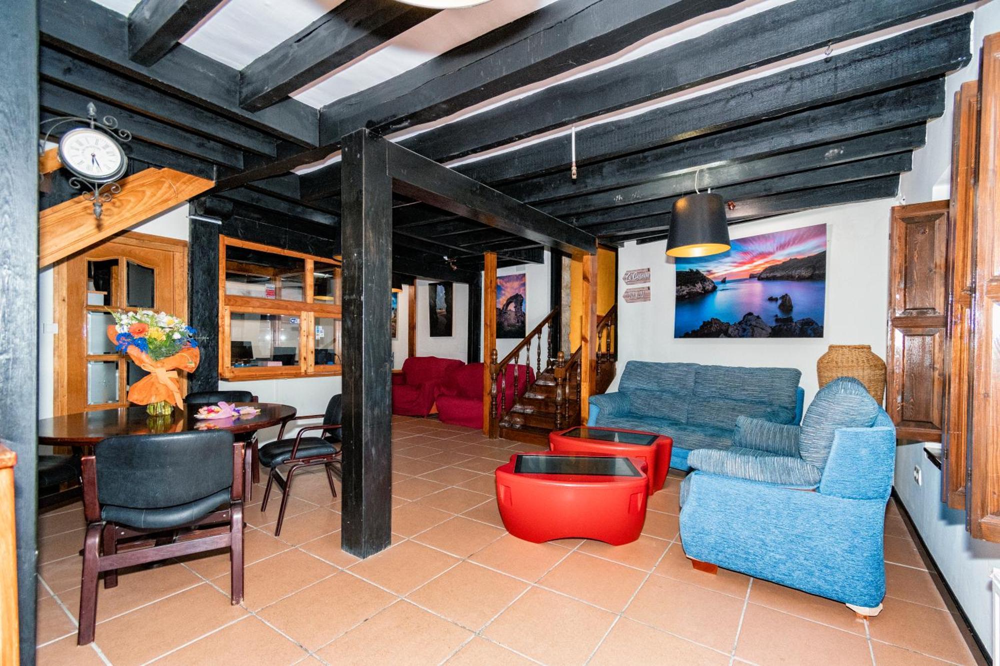 Albergue Santa Marina Buelna Exteriér fotografie