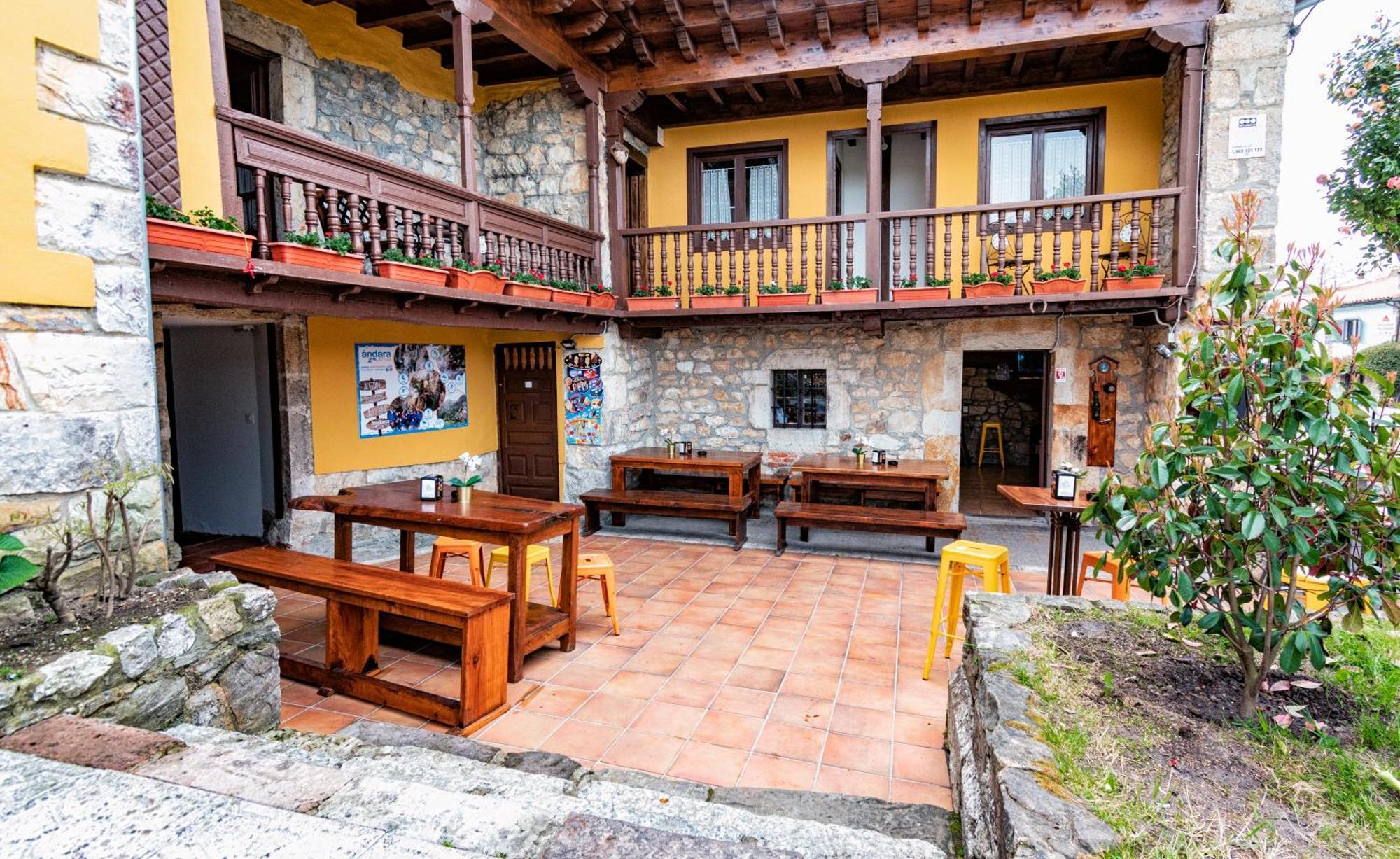 Albergue Santa Marina Buelna Exteriér fotografie